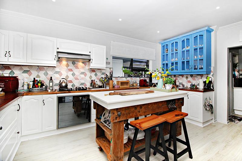 6 Bedroom Property for Sale in Reebok Western Cape